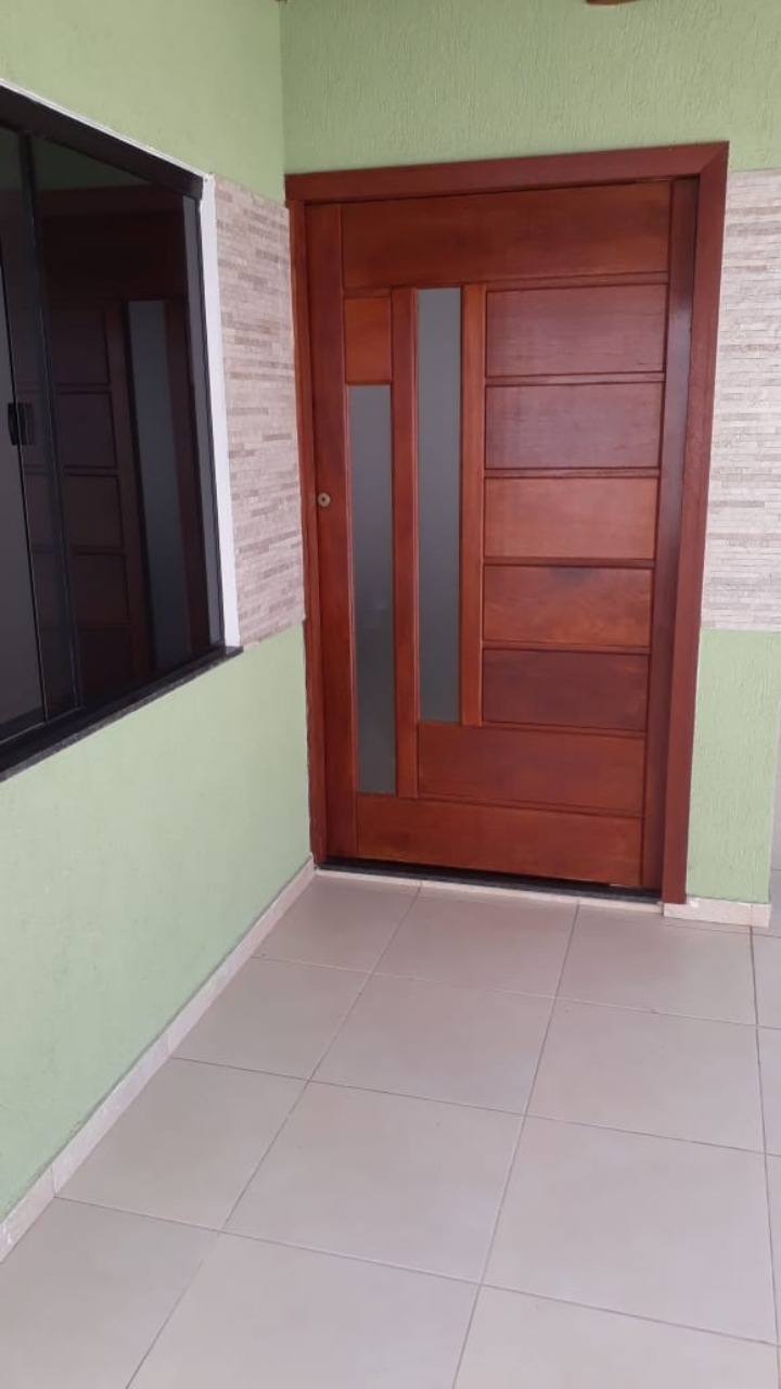 Casa à venda com 4 quartos, 200m² - Foto 2