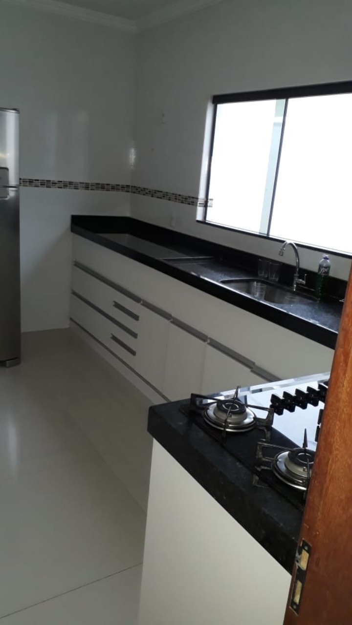 Casa à venda com 4 quartos, 200m² - Foto 5