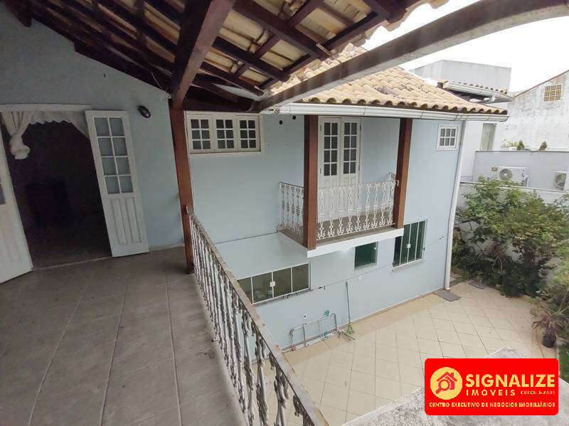 Casa à venda com 4 quartos, 100m² - Foto 3