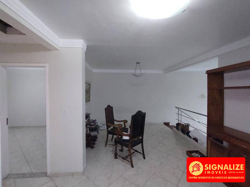 Casa à venda com 4 quartos, 100m² - Foto 10