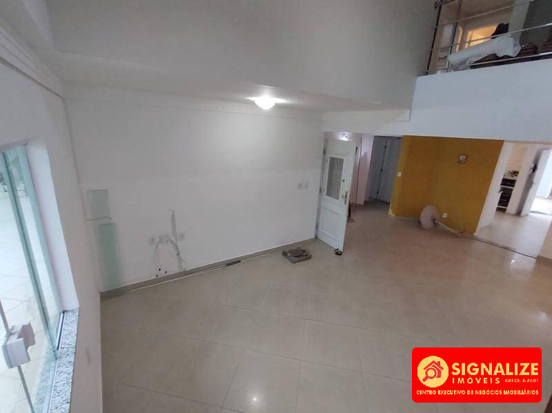 Casa à venda com 4 quartos, 100m² - Foto 11