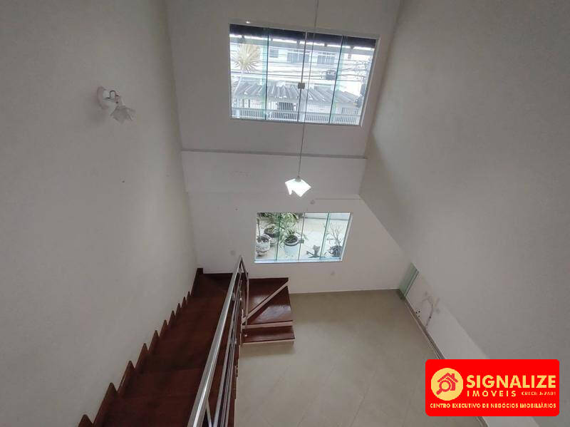 Casa à venda com 4 quartos, 100m² - Foto 7