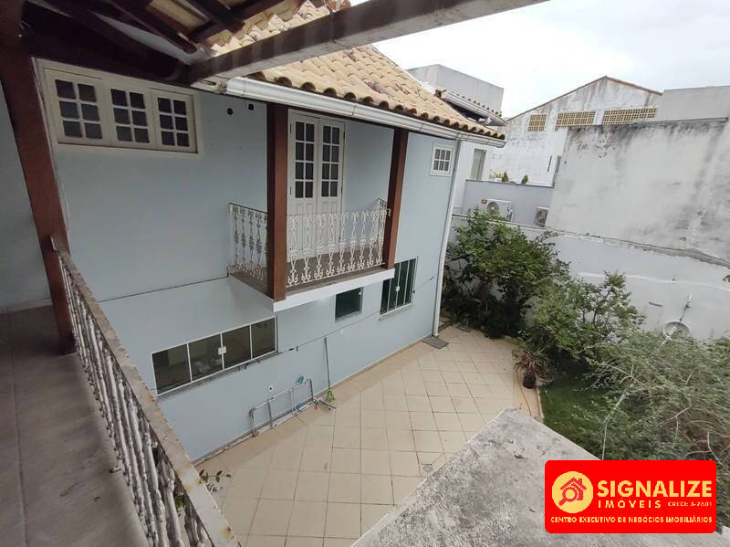 Casa à venda com 4 quartos, 100m² - Foto 16