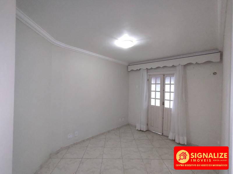 Casa à venda com 4 quartos, 100m² - Foto 19