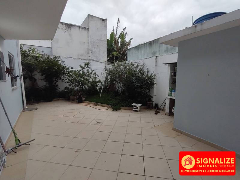 Casa à venda com 4 quartos, 100m² - Foto 39