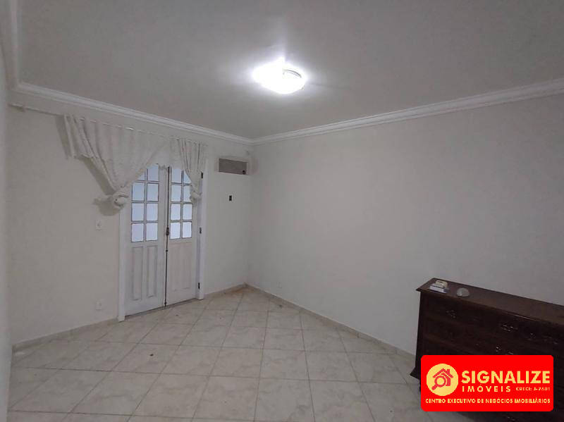 Casa à venda com 4 quartos, 100m² - Foto 43