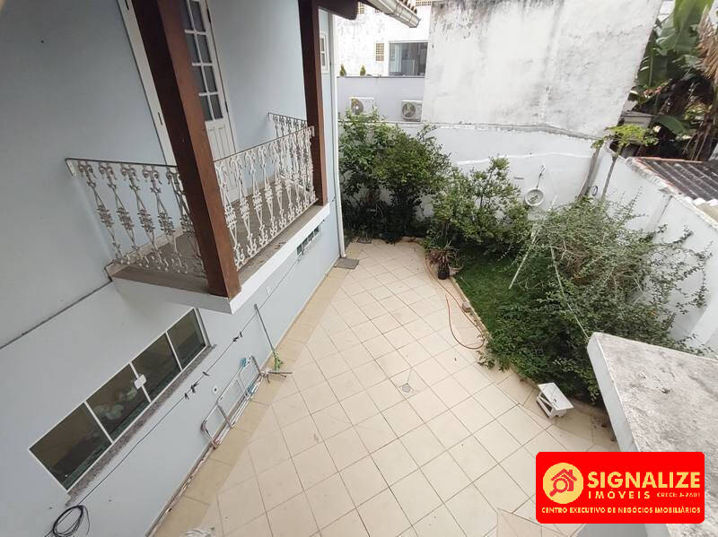 Casa à venda com 4 quartos, 100m² - Foto 48