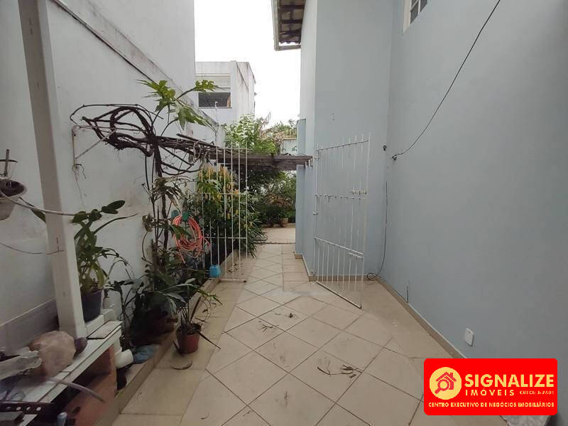 Casa à venda com 4 quartos, 100m² - Foto 49