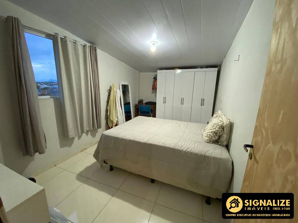 Casa à venda com 6 quartos, 200m² - Foto 17