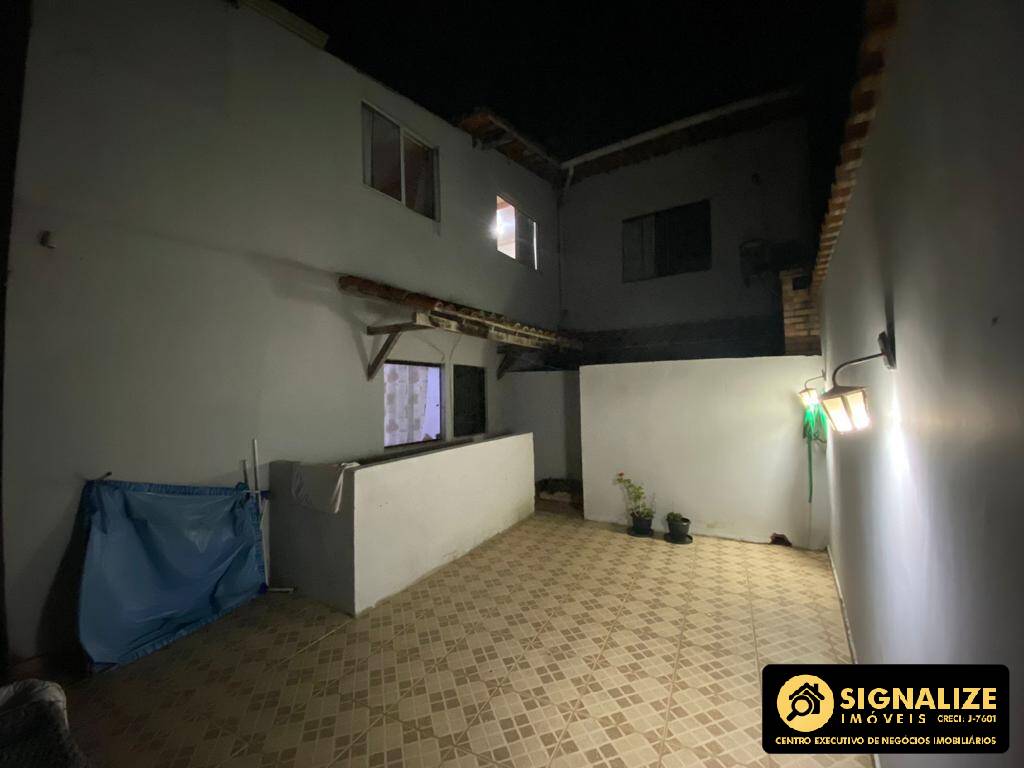 Casa à venda com 6 quartos, 200m² - Foto 22