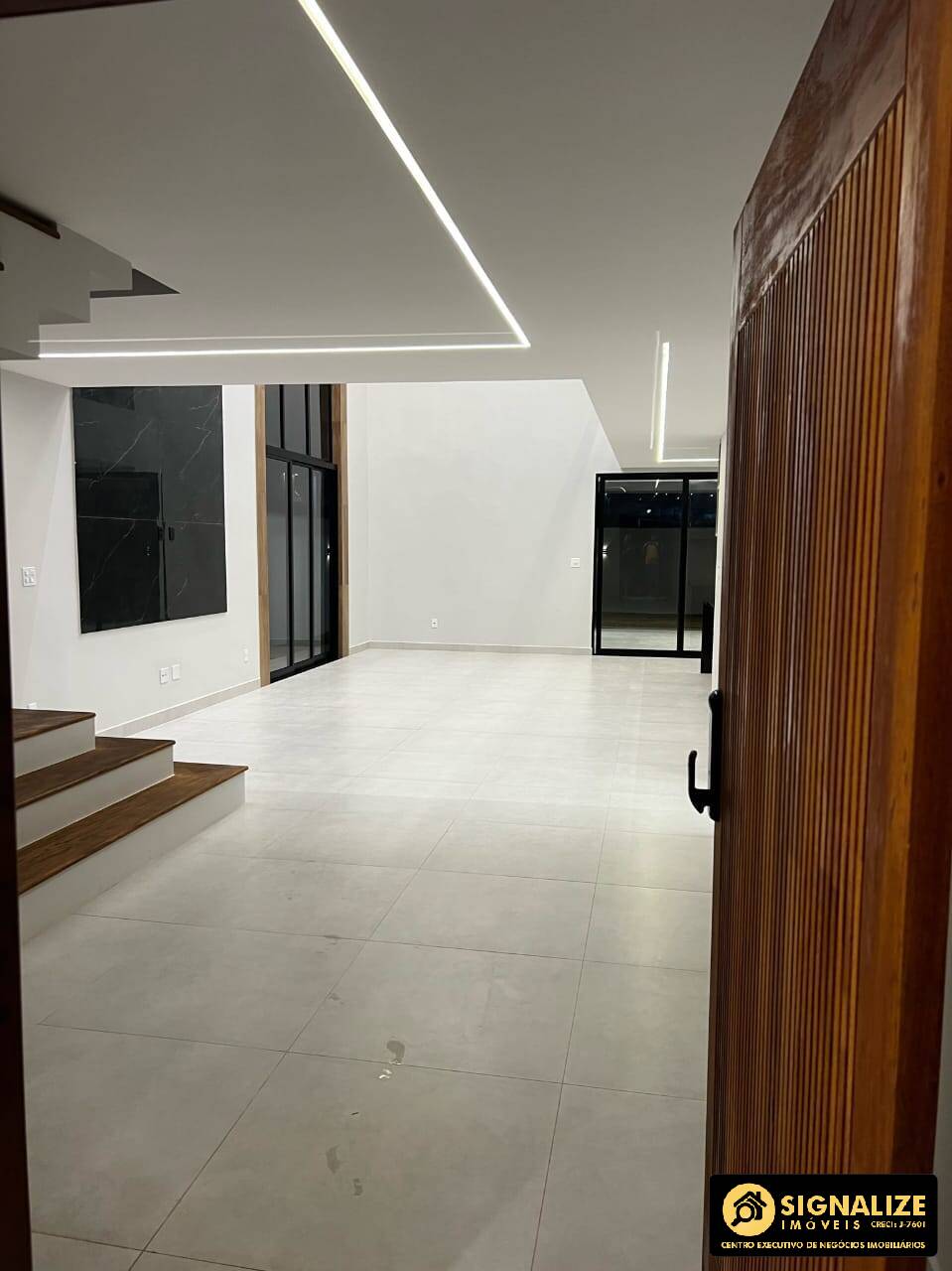 Casa à venda com 4 quartos, 325m² - Foto 7