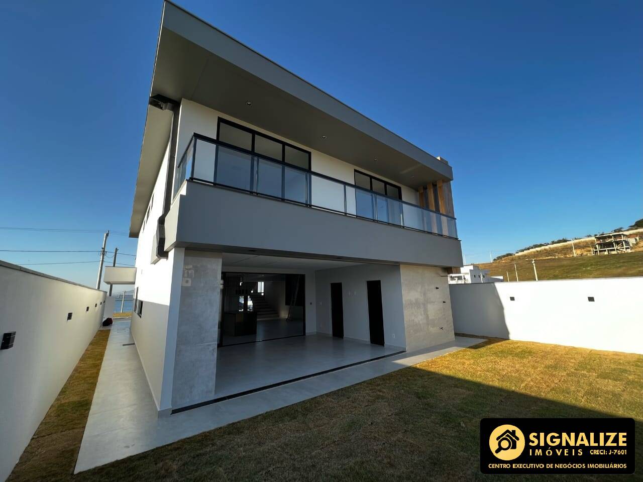 Casa à venda com 4 quartos, 325m² - Foto 4