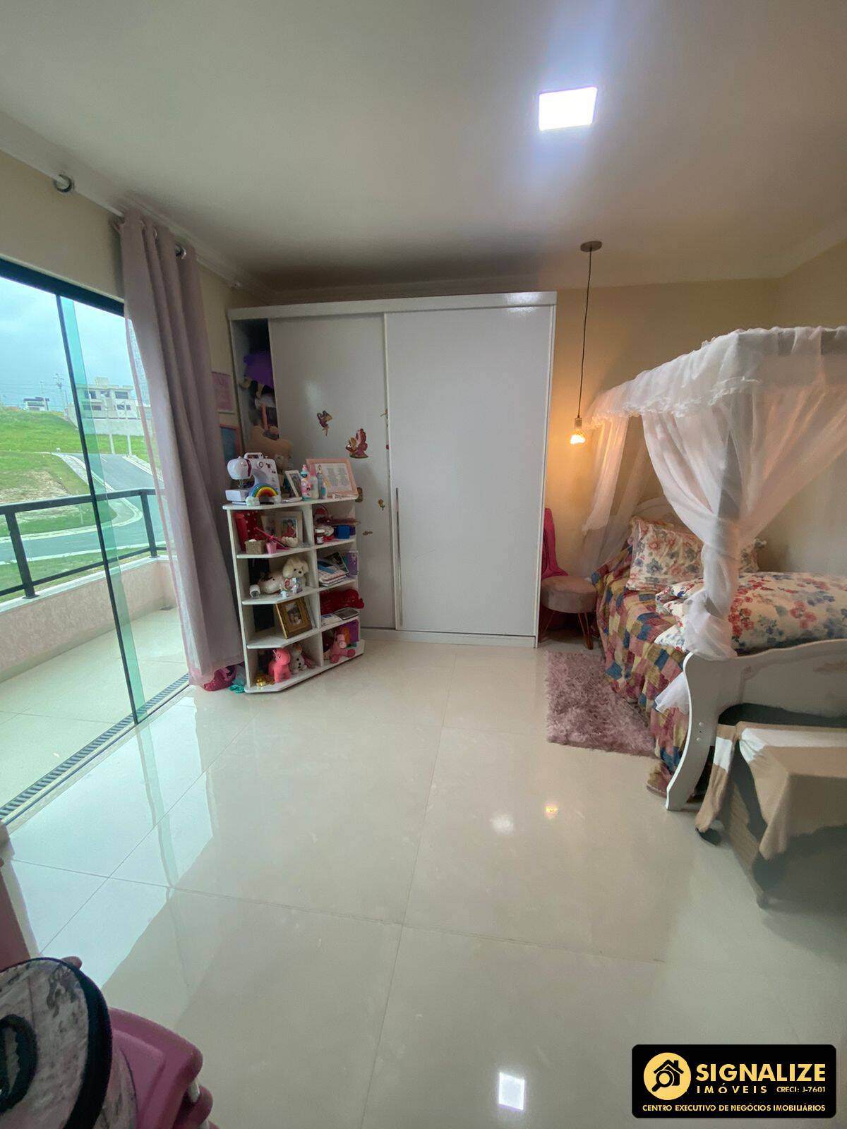 Casa de Condomínio à venda com 4 quartos, 350m² - Foto 9