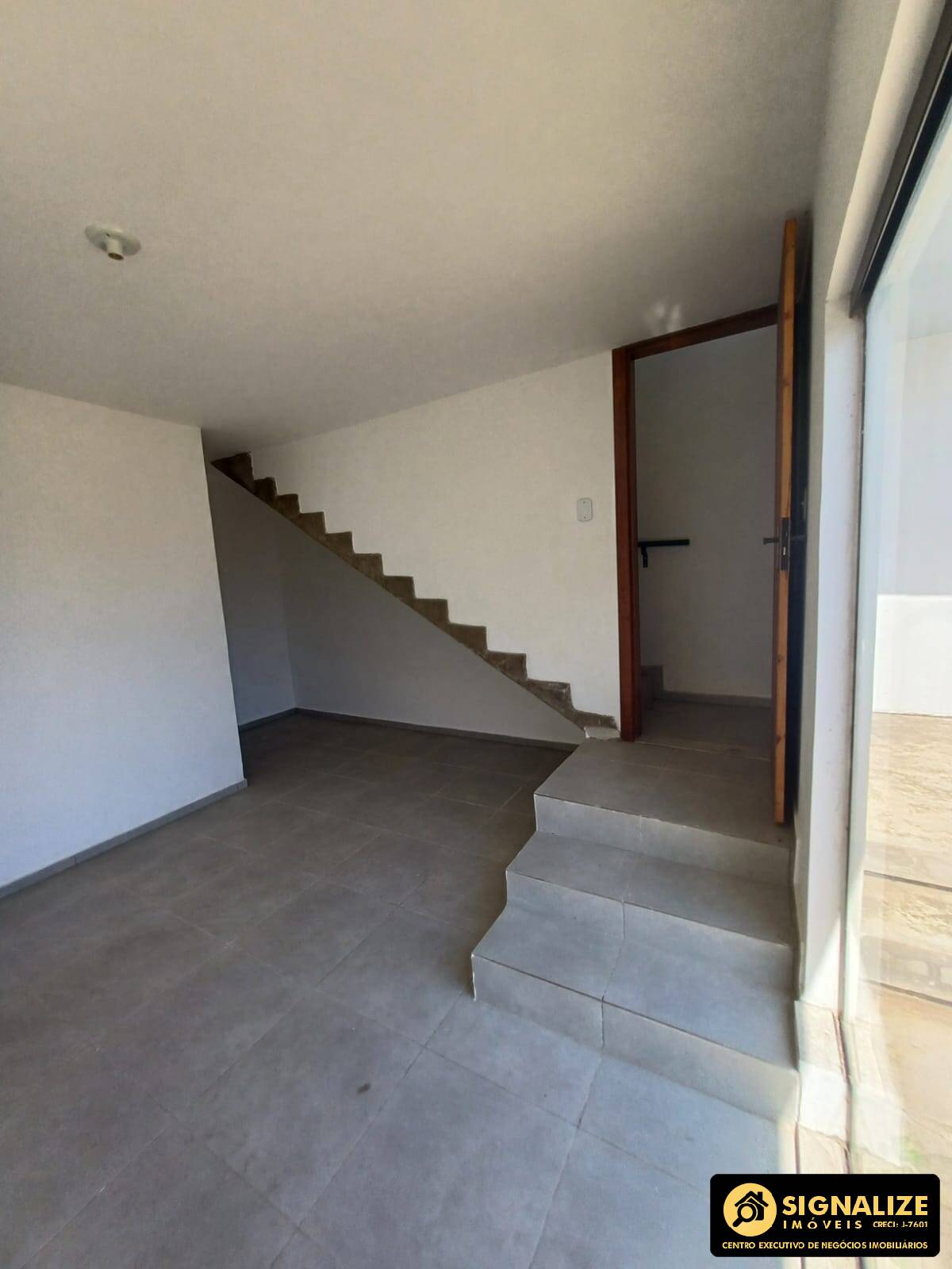 Casa à venda com 3 quartos, 93m² - Foto 11