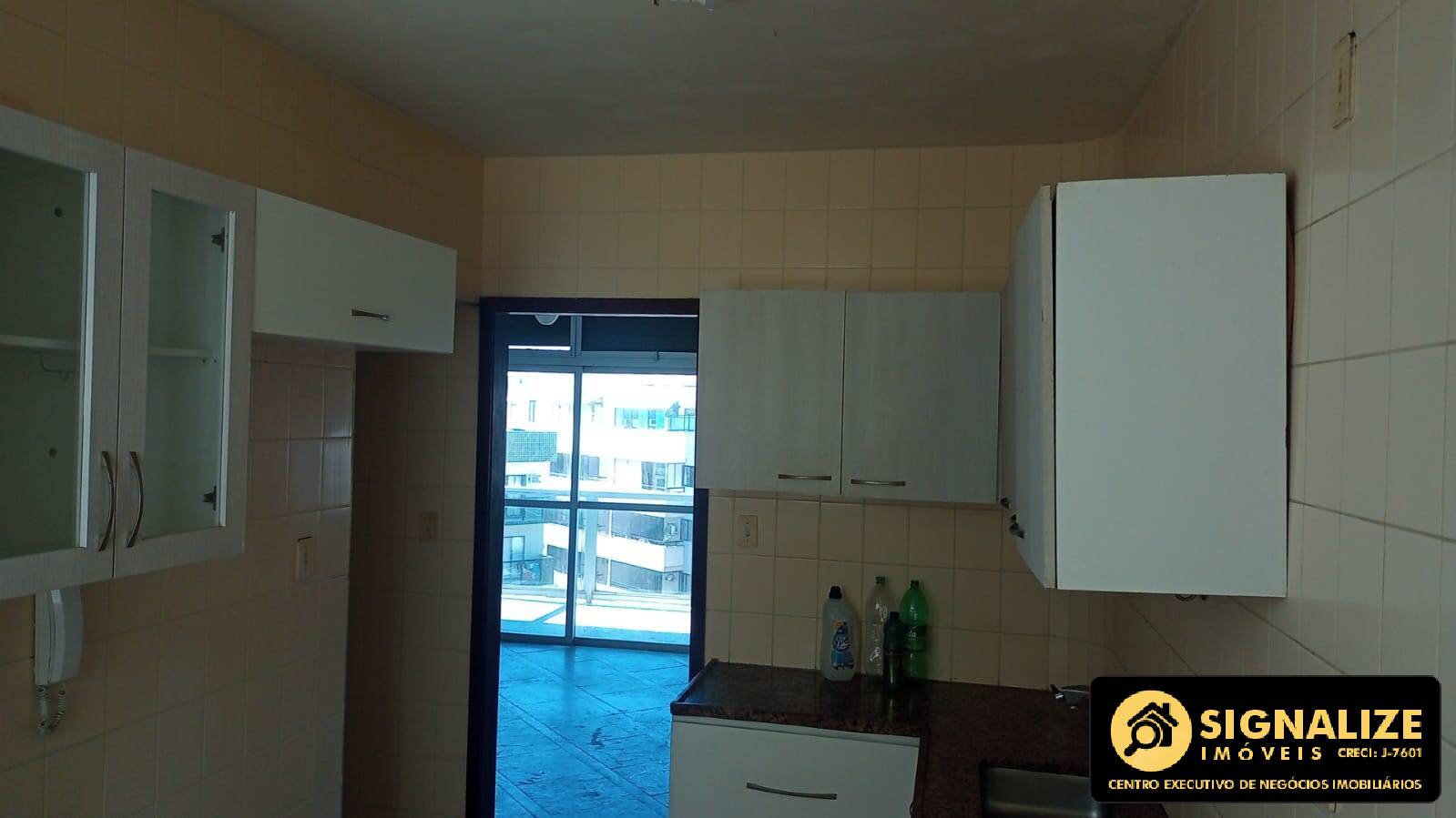 Apartamento para alugar com 4 quartos, 250m² - Foto 2