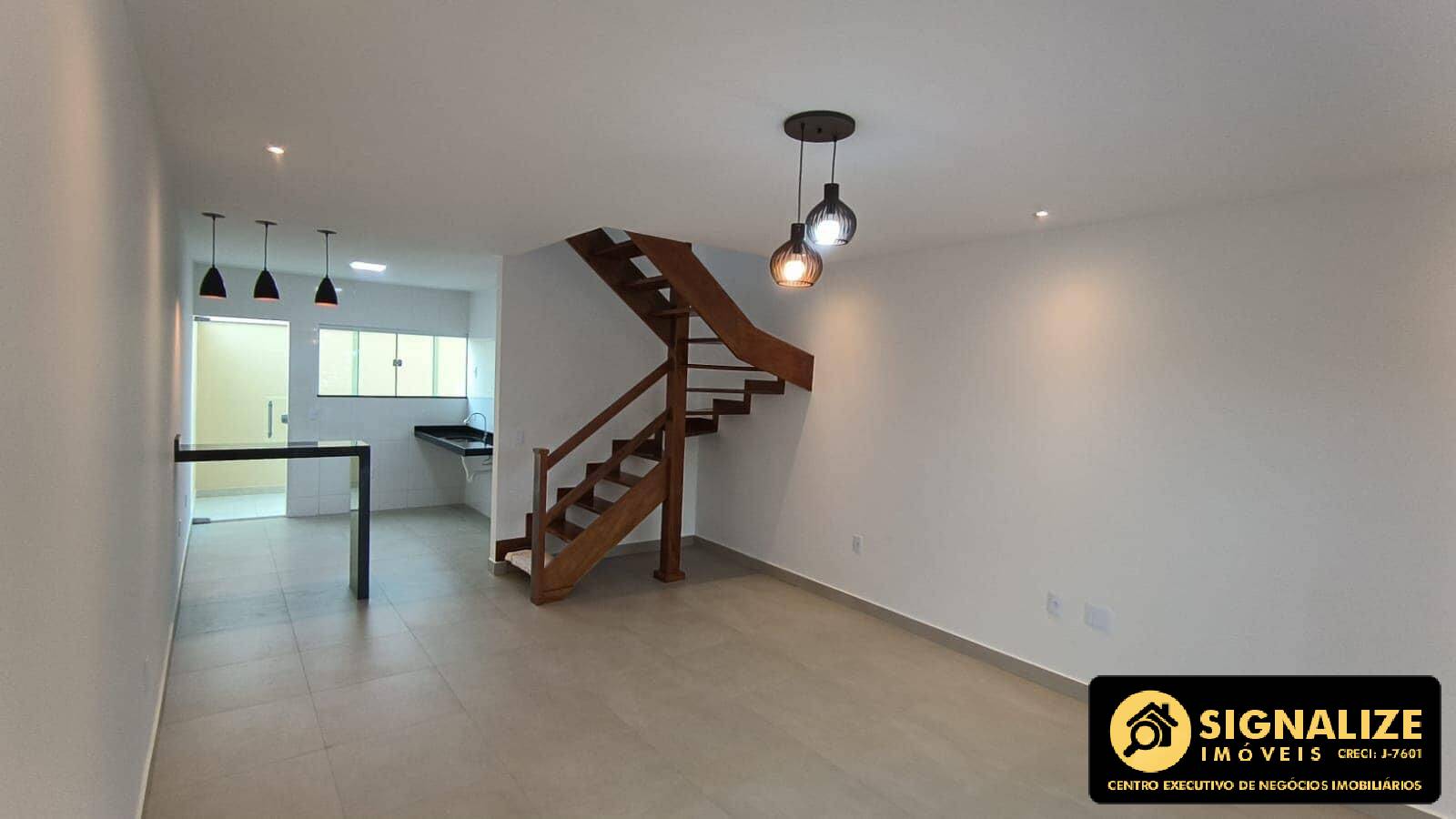 Casa à venda com 2 quartos, 70m² - Foto 4