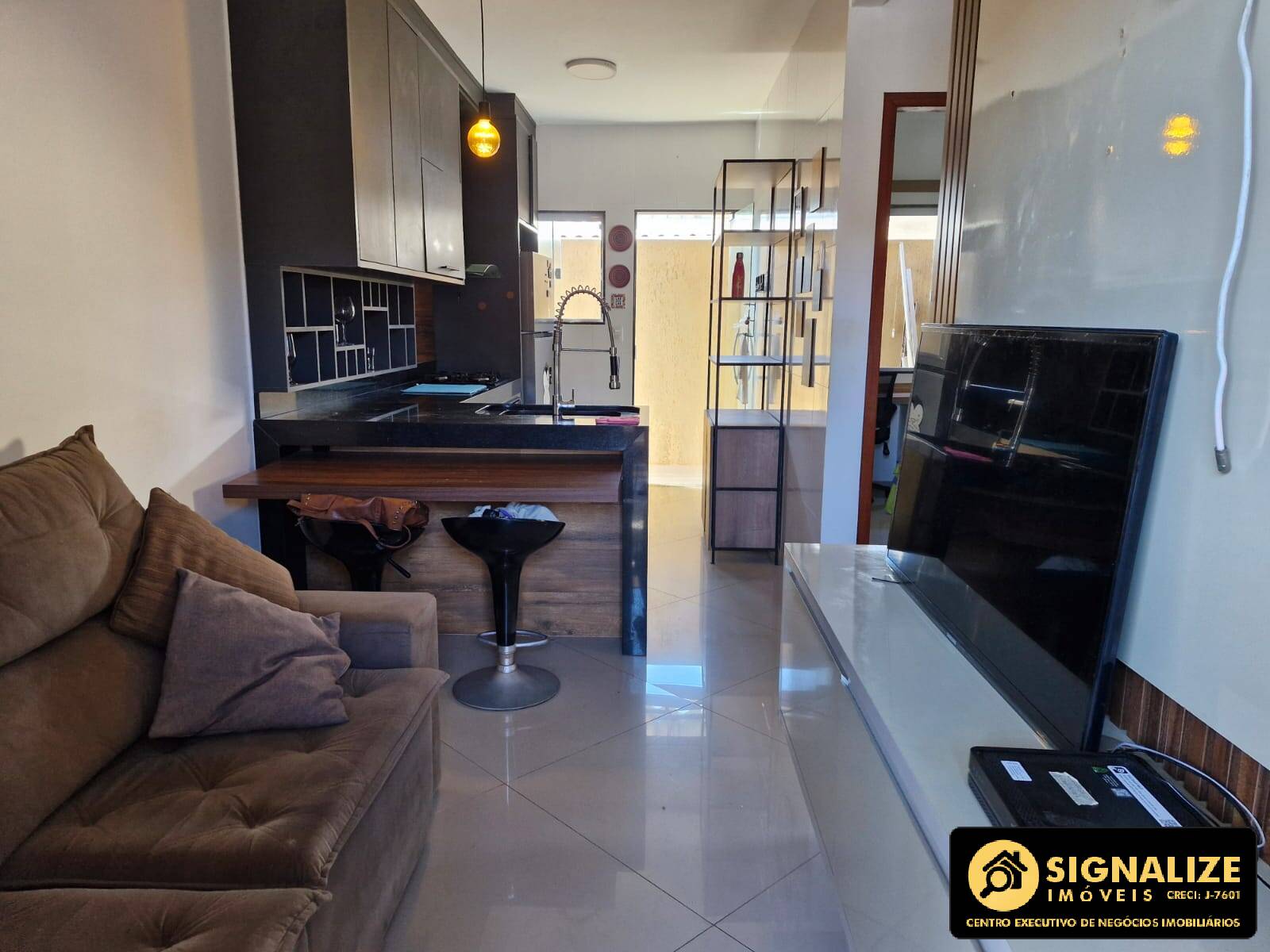 Casa de Condomínio à venda com 2 quartos, 70m² - Foto 1