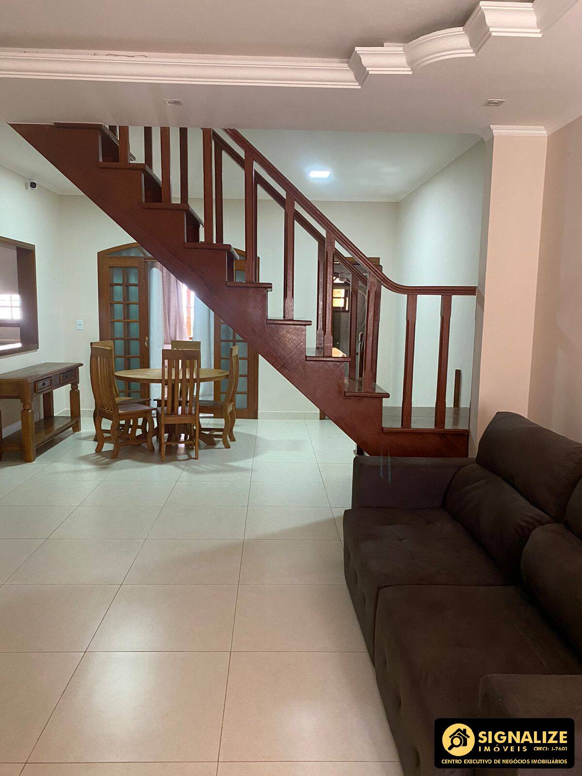 Casa para alugar com 4 quartos, 280m² - Foto 5