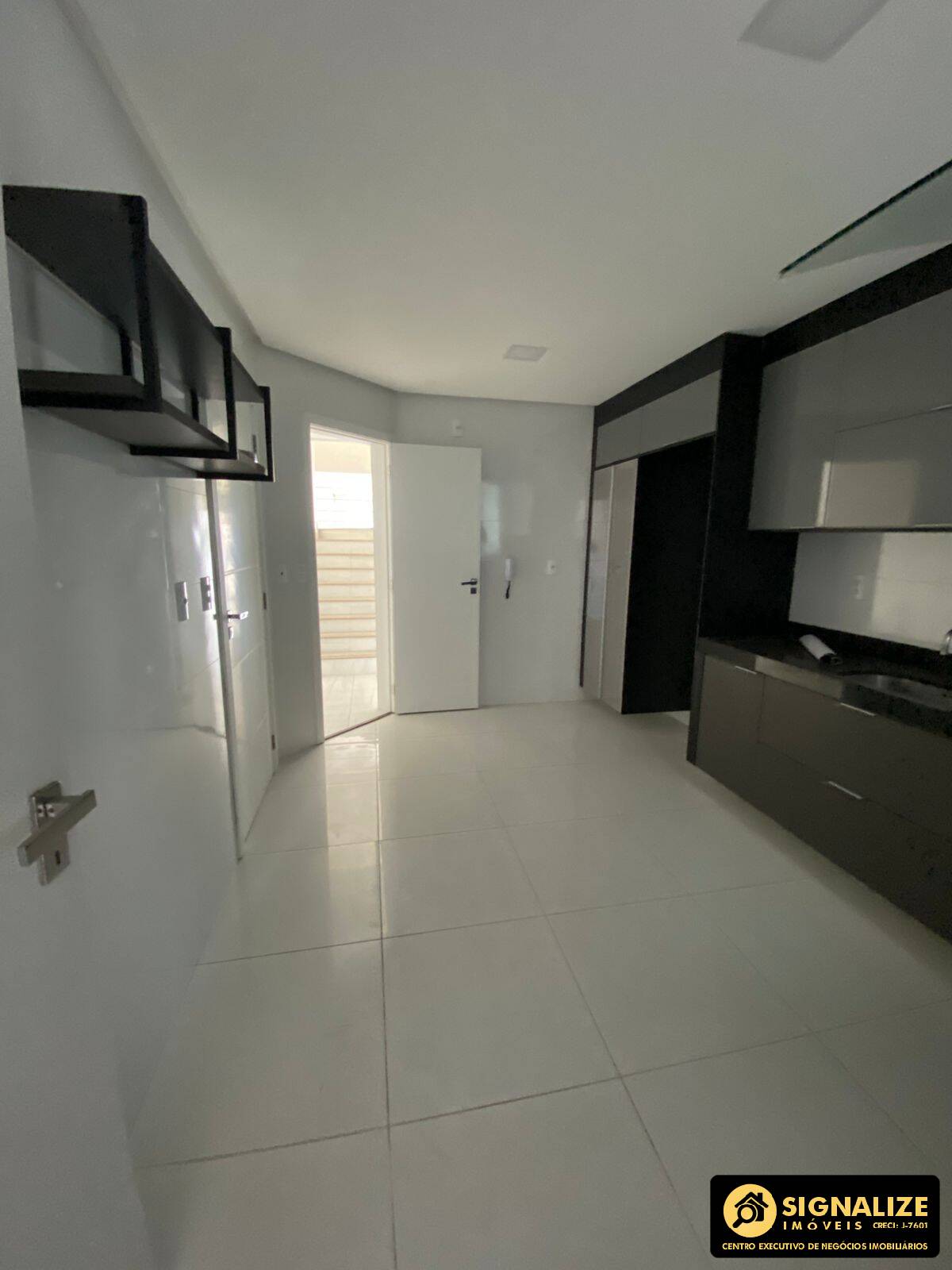 Cobertura à venda com 4 quartos, 300m² - Foto 6