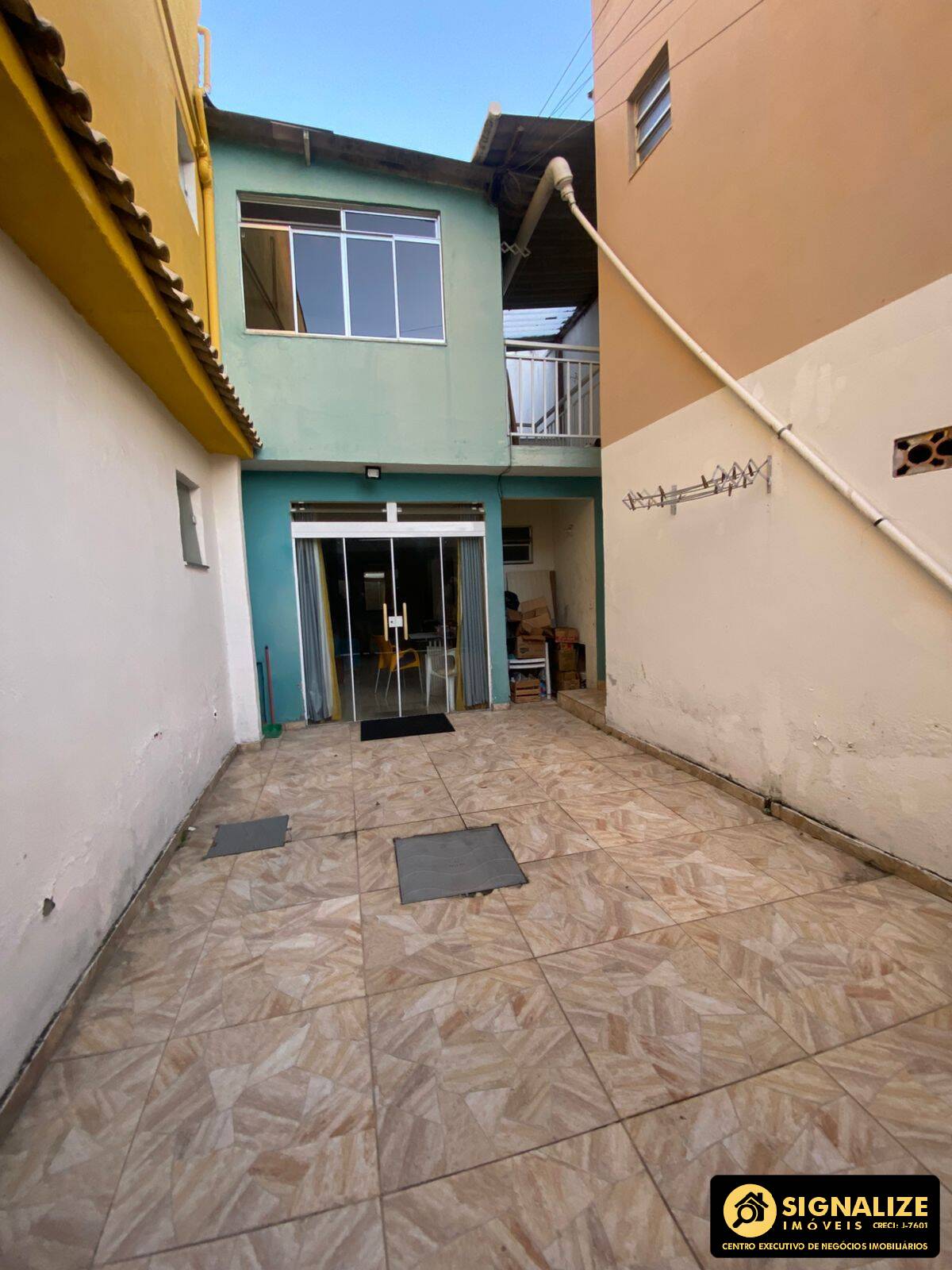 Casa à venda com 2 quartos, 250m² - Foto 2